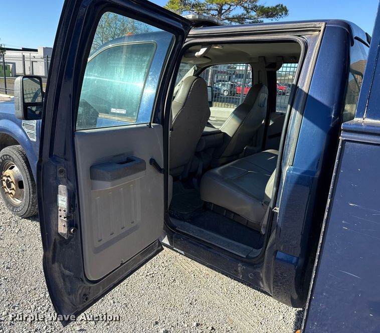 image for item HI9374 2008 Ford F350 Super Duty Crew Cab utility bed pickup truck