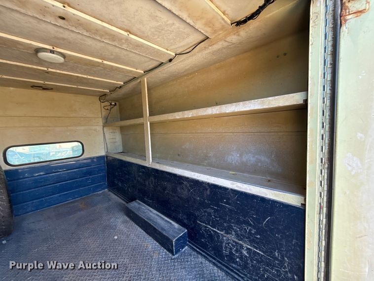 image for item HI9374 2008 Ford F350 Super Duty Crew Cab utility bed pickup truck