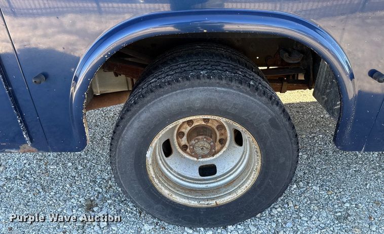 image for item HI9374 2008 Ford F350 Super Duty Crew Cab utility bed pickup truck