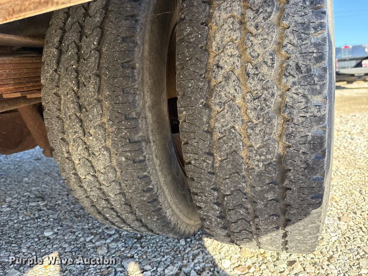 image for item HI9374 2008 Ford F350 Super Duty Crew Cab utility bed pickup truck