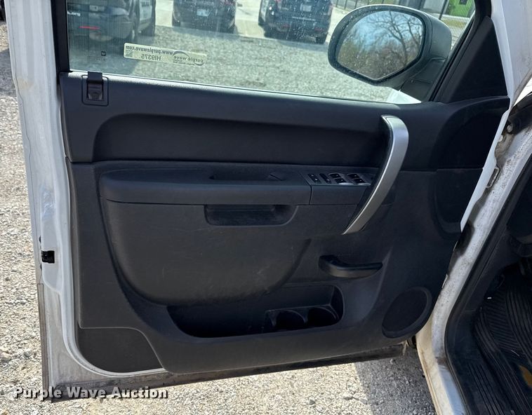 image for item HI9375 2012 Chevrolet Silverado 1500 Crew Cab pickup truck