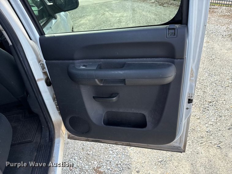 image for item HI9375 2012 Chevrolet Silverado 1500 Crew Cab pickup truck