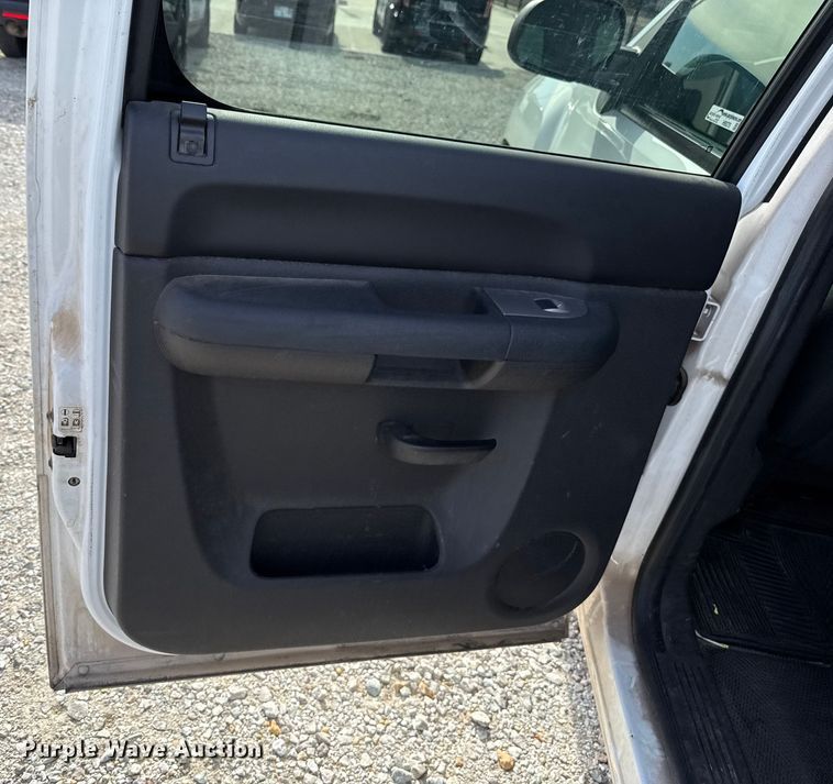 image for item HI9375 2012 Chevrolet Silverado 1500 Crew Cab pickup truck