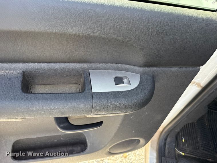 image for item HI9375 2012 Chevrolet Silverado 1500 Crew Cab pickup truck