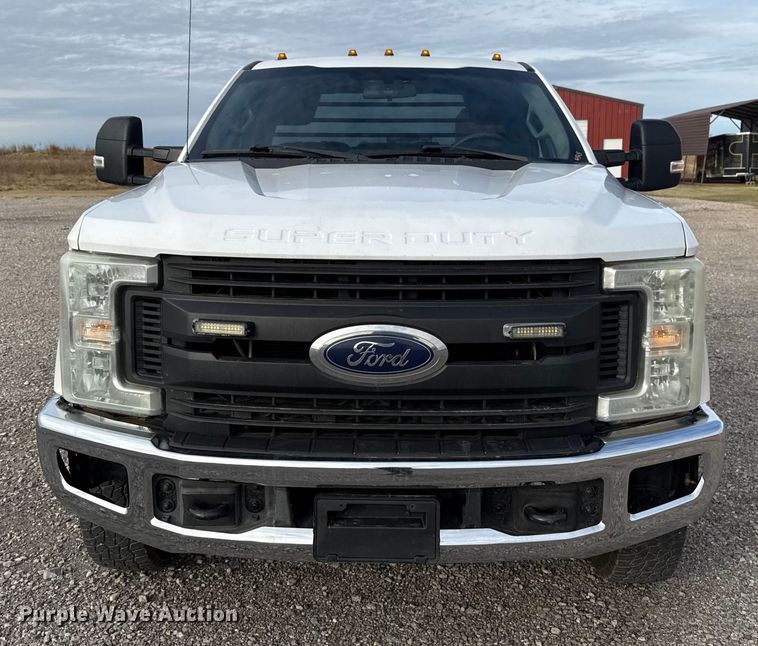 image for item HI9377 2017 Ford F350 Super Duty XL flatbed pickup truck