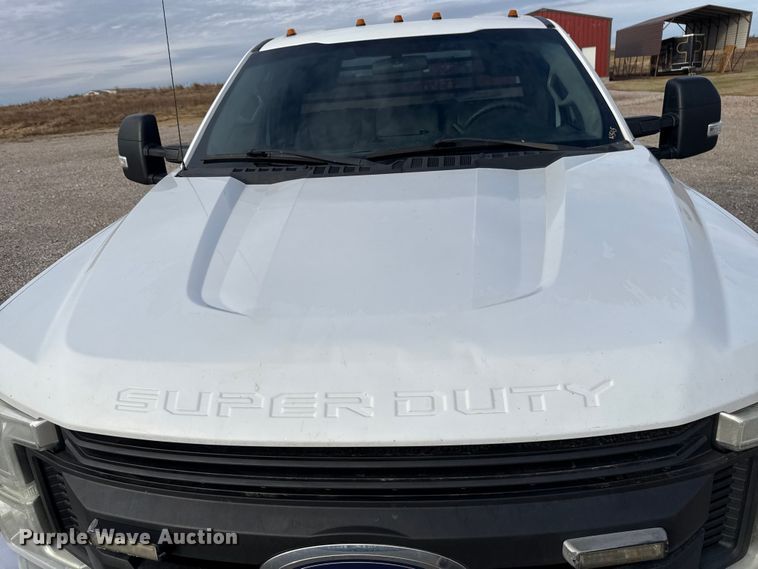 image for item HI9377 2017 Ford F350 Super Duty XL flatbed pickup truck