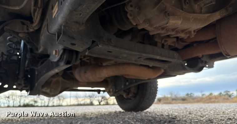 image for item HI9377 2017 Ford F350 Super Duty XL flatbed pickup truck