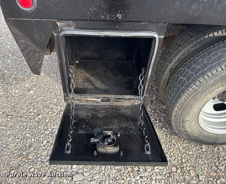 image for item HI9377 2017 Ford F350 Super Duty XL flatbed pickup truck