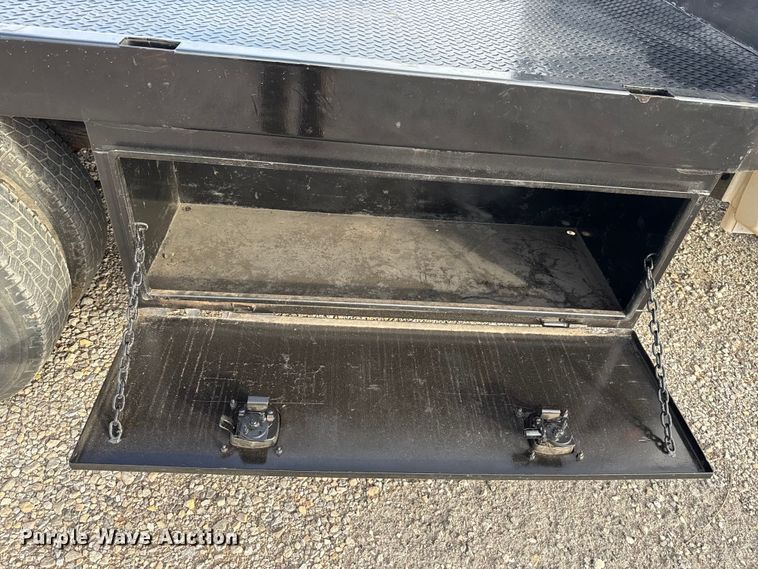 image for item HI9377 2017 Ford F350 Super Duty XL flatbed pickup truck