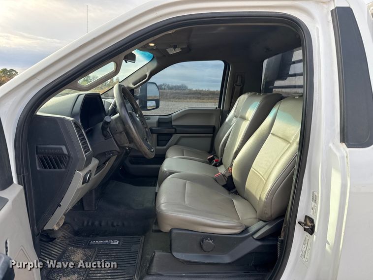 image for item HI9377 2017 Ford F350 Super Duty XL flatbed pickup truck