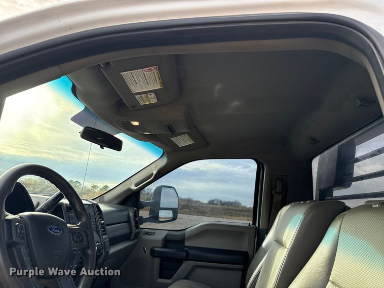 image for item HI9377 2017 Ford F350 Super Duty XL flatbed pickup truck