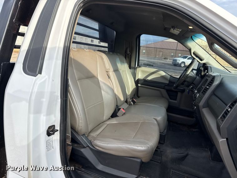 image for item HI9377 2017 Ford F350 Super Duty XL flatbed pickup truck