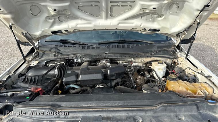 image for item HI9377 2017 Ford F350 Super Duty XL flatbed pickup truck