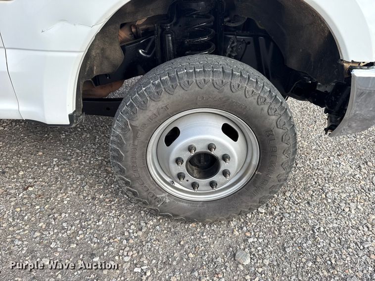 image for item HI9377 2017 Ford F350 Super Duty XL flatbed pickup truck