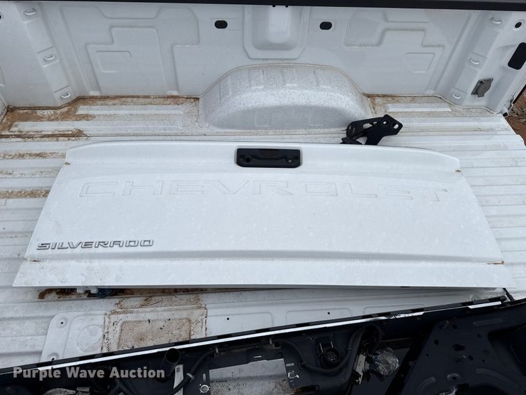 image for item HI9378 Chevrolet 1500 pickup bed