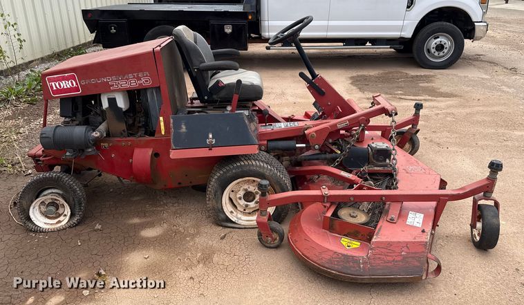 image for item HI9379 Toro Groundsmaster 328-D lawn mower