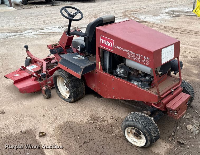 image for item HI9379 Toro Groundsmaster 328-D lawn mower