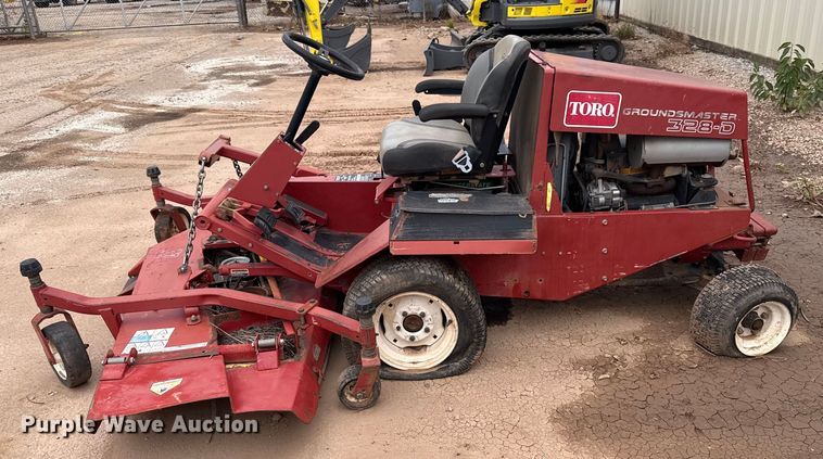 image for item HI9379 Toro Groundsmaster 328-D lawn mower