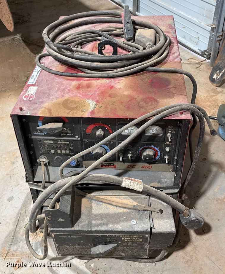 image for item HI9391 Lincoln Electric DC-400 welder