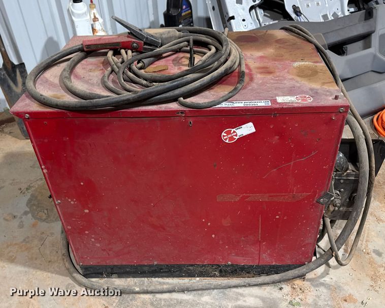 image for item HI9391 Lincoln Electric DC-400 welder