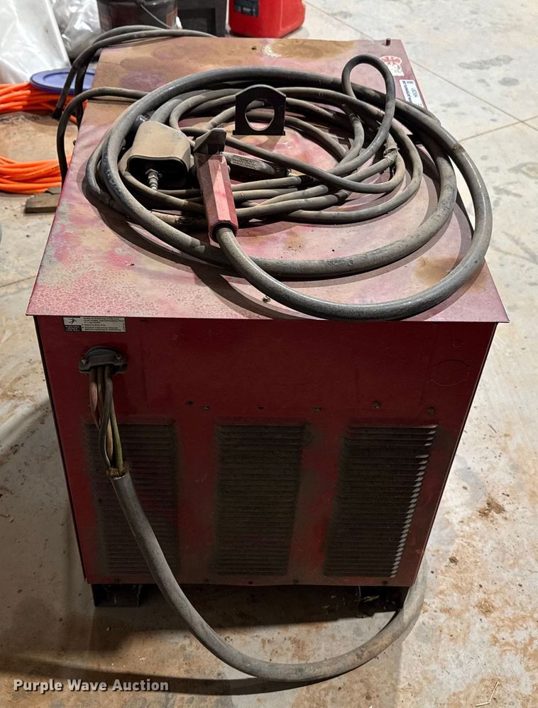 image for item HI9391 Lincoln Electric DC-400 welder