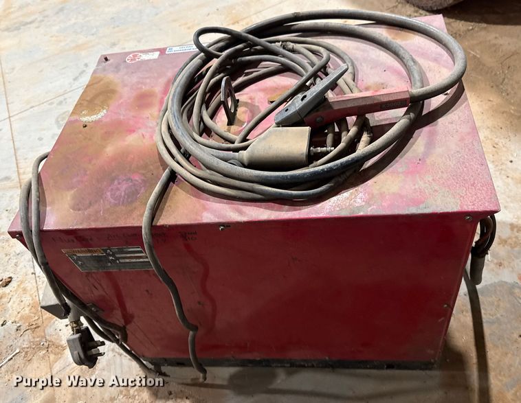 image for item HI9391 Lincoln Electric DC-400 welder