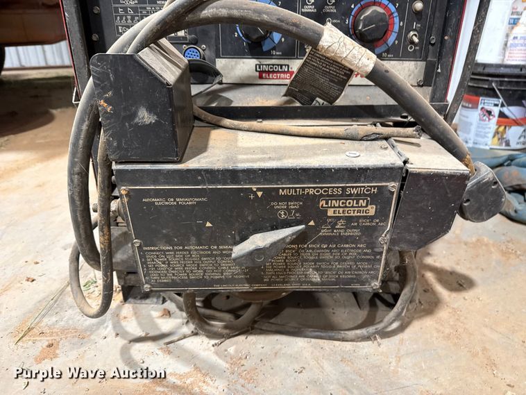 image for item HI9391 Lincoln Electric DC-400 welder