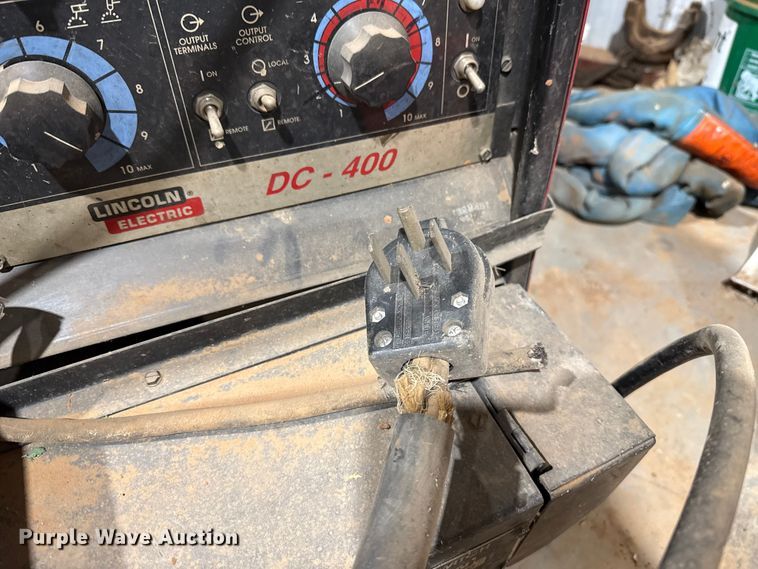 image for item HI9391 Lincoln Electric DC-400 welder