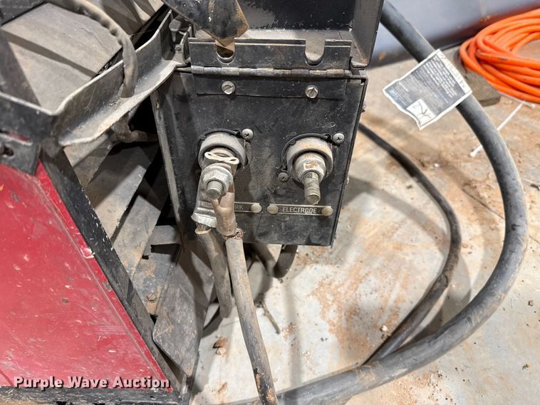 image for item HI9391 Lincoln Electric DC-400 welder