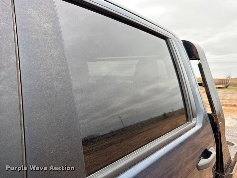 image for item HI9397 2021 Chevrolet Silverado 2500HD Crew Cab flatbed pickup truck