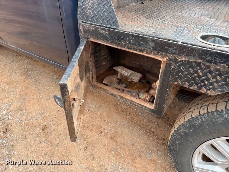 image for item HI9397 2021 Chevrolet Silverado 2500HD Crew Cab flatbed pickup truck