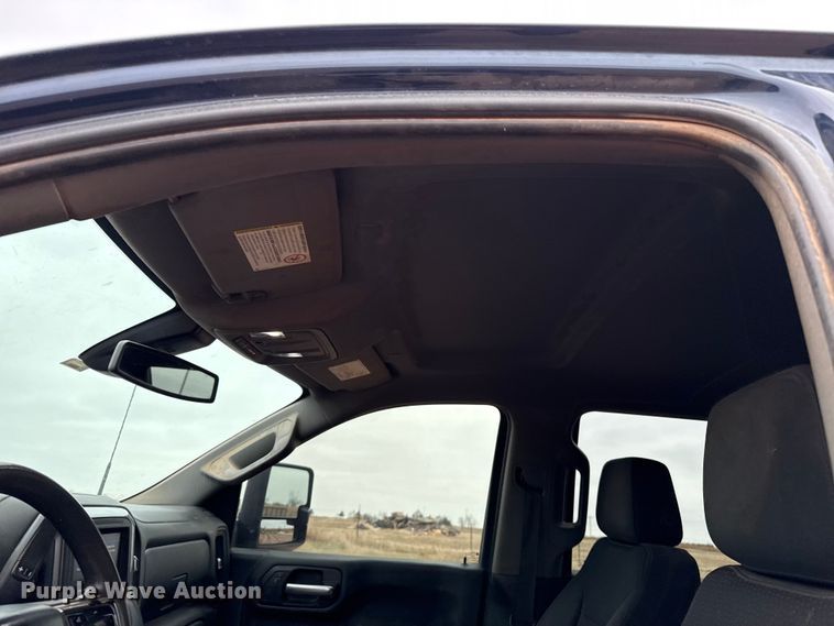 image for item HI9397 2021 Chevrolet Silverado 2500HD Crew Cab flatbed pickup truck