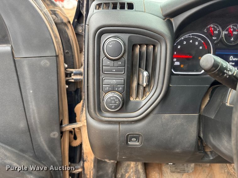 image for item HI9397 2021 Chevrolet Silverado 2500HD Crew Cab flatbed pickup truck