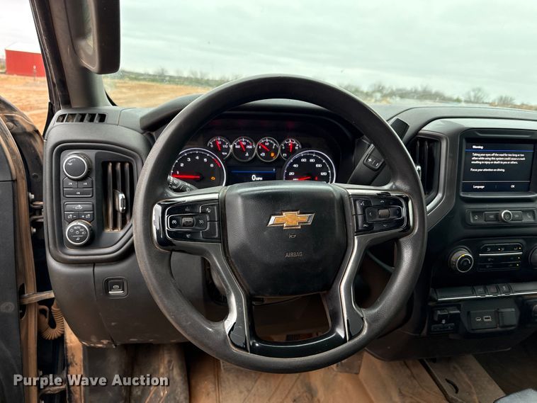 image for item HI9397 2021 Chevrolet Silverado 2500HD Crew Cab flatbed pickup truck