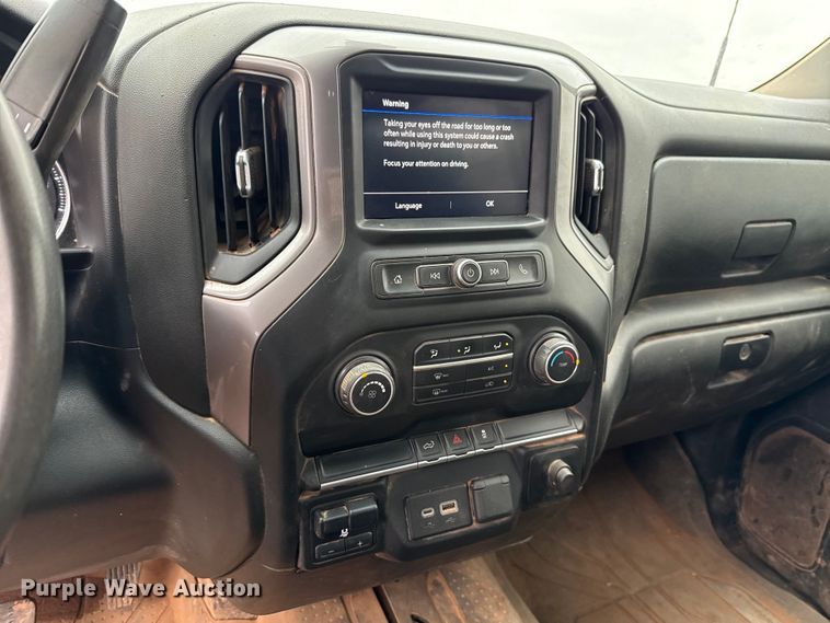 image for item HI9397 2021 Chevrolet Silverado 2500HD Crew Cab flatbed pickup truck