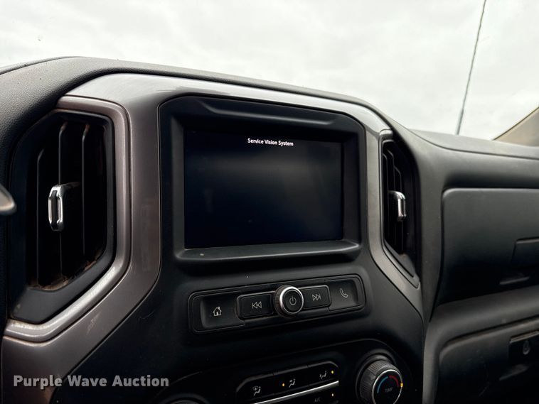 image for item HI9397 2021 Chevrolet Silverado 2500HD Crew Cab flatbed pickup truck