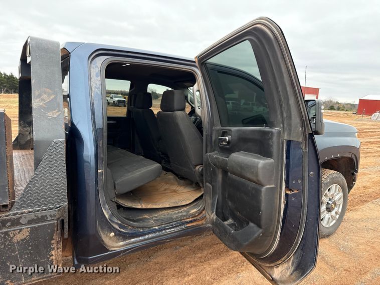 image for item HI9397 2021 Chevrolet Silverado 2500HD Crew Cab flatbed pickup truck