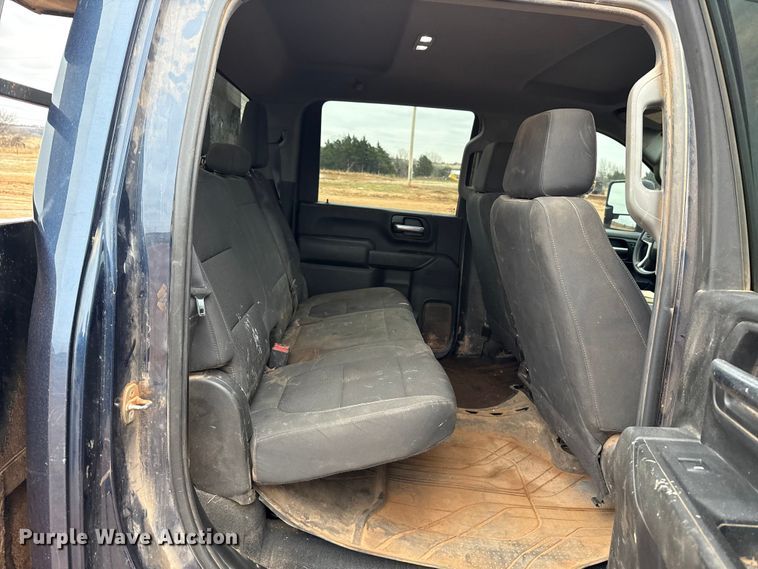 image for item HI9397 2021 Chevrolet Silverado 2500HD Crew Cab flatbed pickup truck