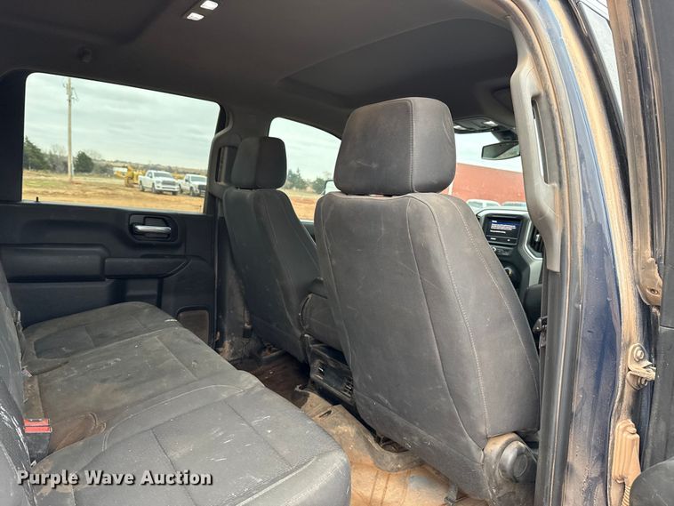 image for item HI9397 2021 Chevrolet Silverado 2500HD Crew Cab flatbed pickup truck