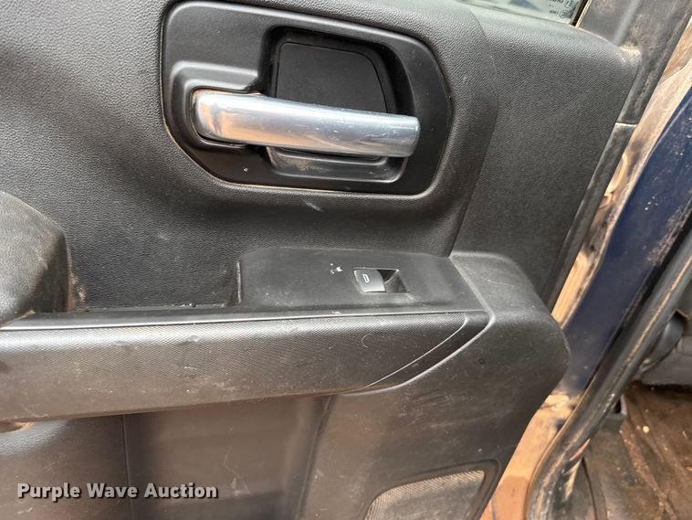 image for item HI9397 2021 Chevrolet Silverado 2500HD Crew Cab flatbed pickup truck