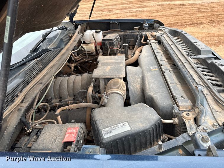 image for item HI9397 2021 Chevrolet Silverado 2500HD Crew Cab flatbed pickup truck