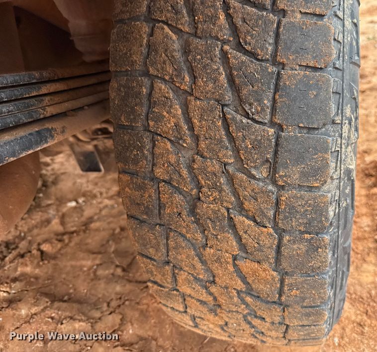 image for item HI9397 2021 Chevrolet Silverado 2500HD Crew Cab flatbed pickup truck