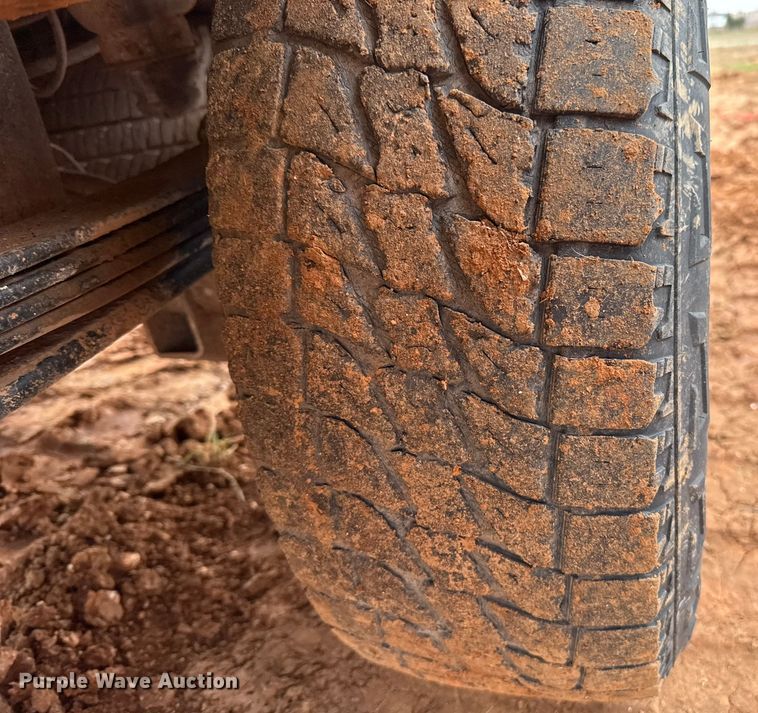 image for item HI9397 2021 Chevrolet Silverado 2500HD Crew Cab flatbed pickup truck