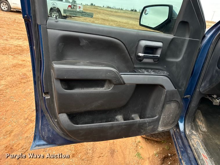 image for item HI9399 2018 Chevrolet Silverado 1500 Crew Cab pickup truck