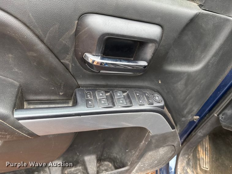 image for item HI9399 2018 Chevrolet Silverado 1500 Crew Cab pickup truck