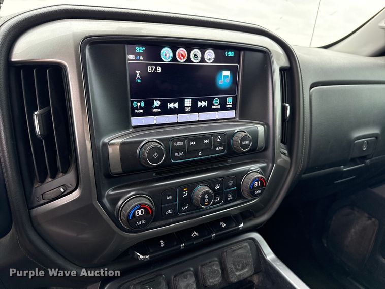 image for item HI9399 2018 Chevrolet Silverado 1500 Crew Cab pickup truck