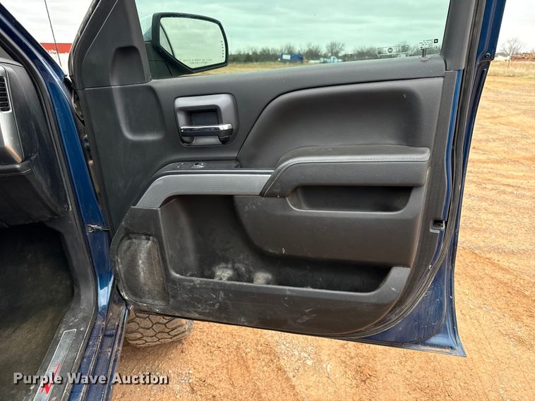 image for item HI9399 2018 Chevrolet Silverado 1500 Crew Cab pickup truck