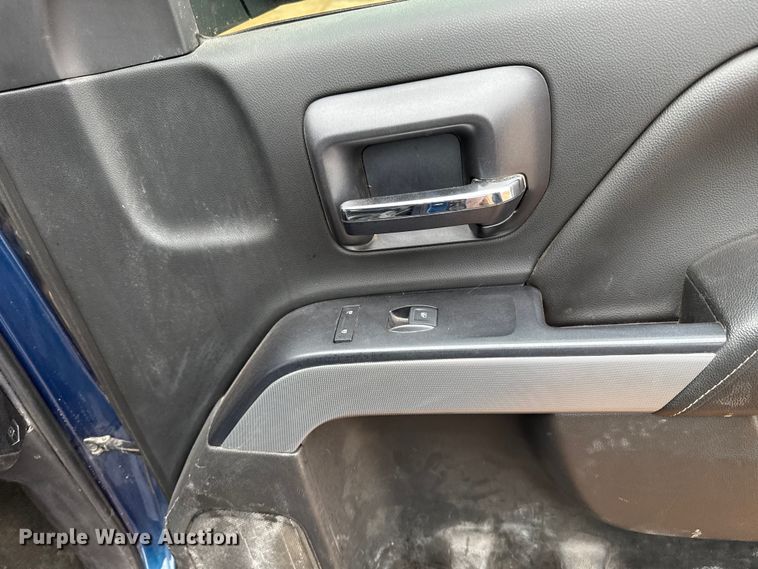 image for item HI9399 2018 Chevrolet Silverado 1500 Crew Cab pickup truck