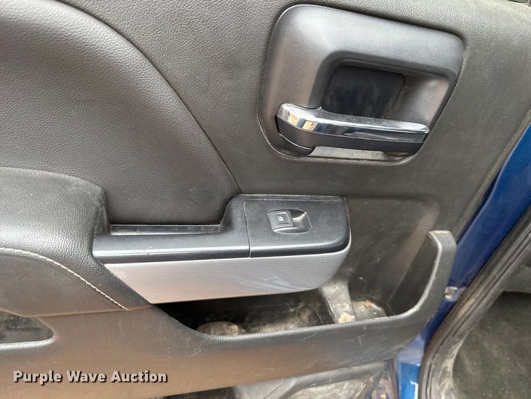 image for item HI9399 2018 Chevrolet Silverado 1500 Crew Cab pickup truck