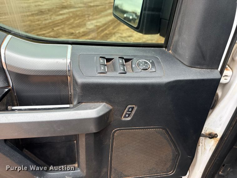 image for item HI9400 2015 Ford F150 SuperCrew pickup truck